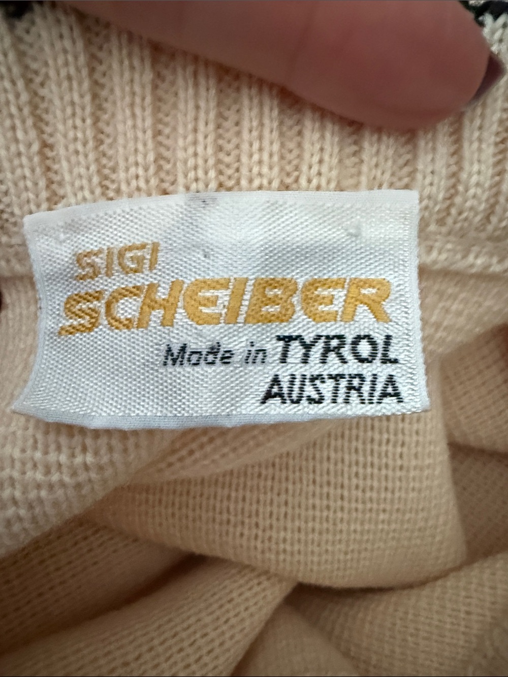 Vintage 80s Sigi Scheiber Cream Knit Austria Pure Wool Eagle Crest Sweater - Picture 3 of 4